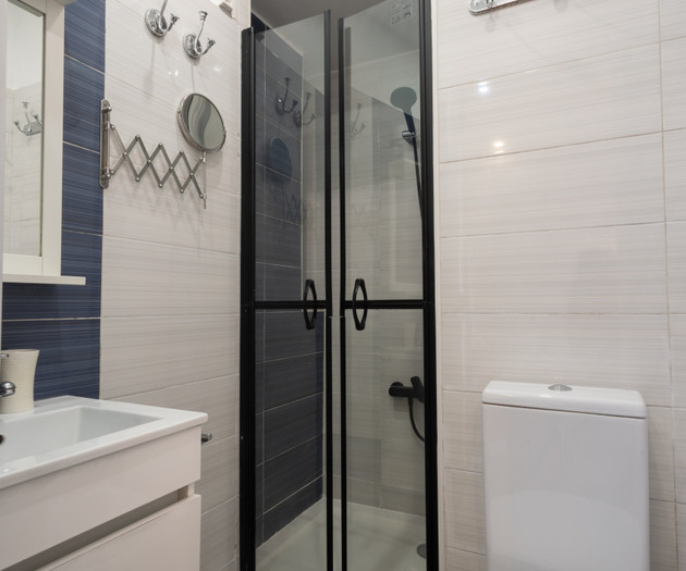 Guesthouse 5 suites 10 Guests 5 wc Avenue liberty