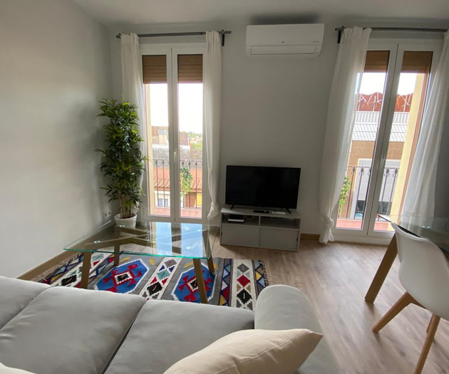 Apartment with Balcony in Gracia-Sant Gervasi