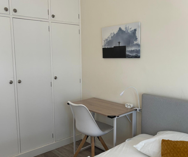 Modern 2-Bedroom Flat in Central Cedofeita, Porto