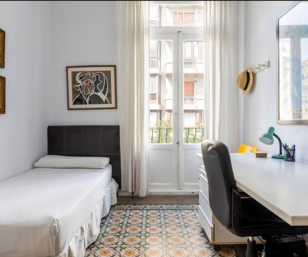 Spacious and bright, in Valencia Ensanche.