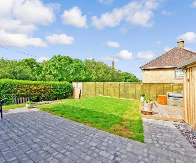 Spacious 5 Bedroom Family Home with Parking