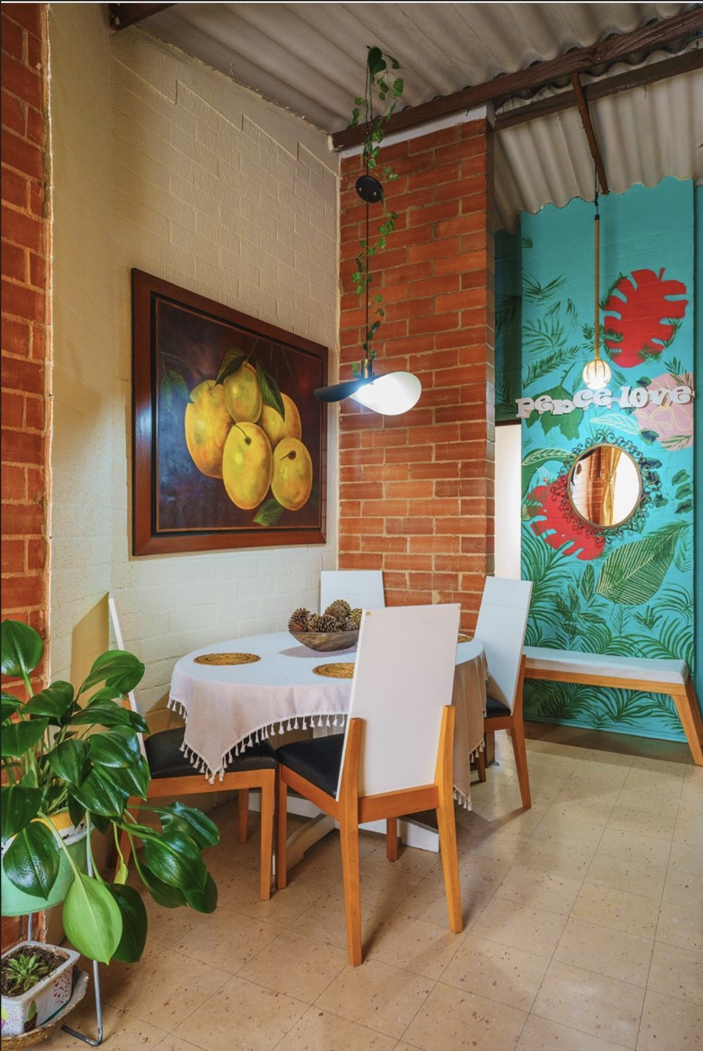 Quiet apartment of an artist preview