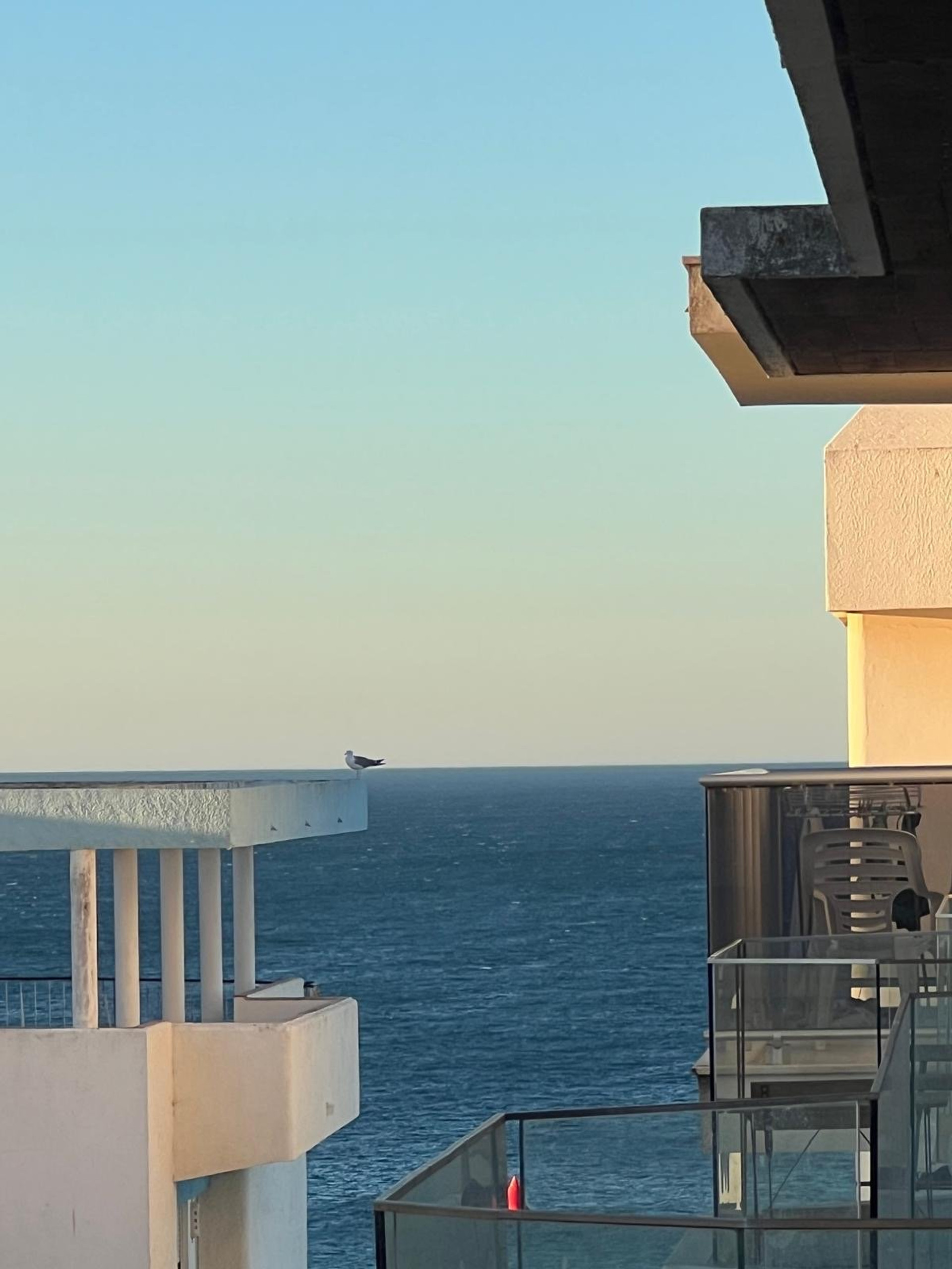 Vista mar do lado