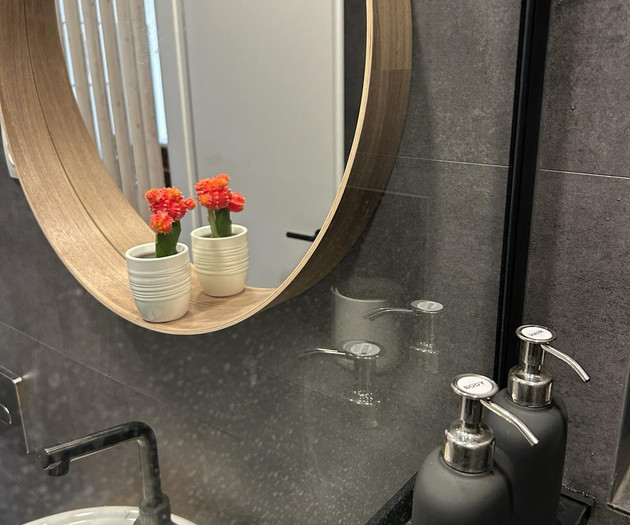 Stylish 1.5-BR Apartment in an Excellent Location