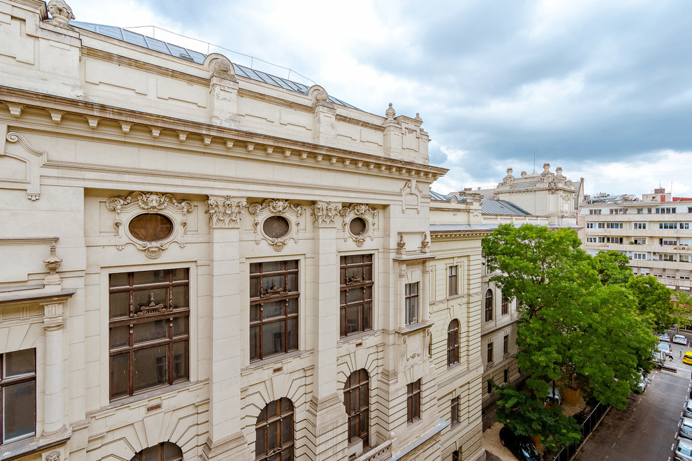 Apartment next to the Parliament- A/C-top location preview