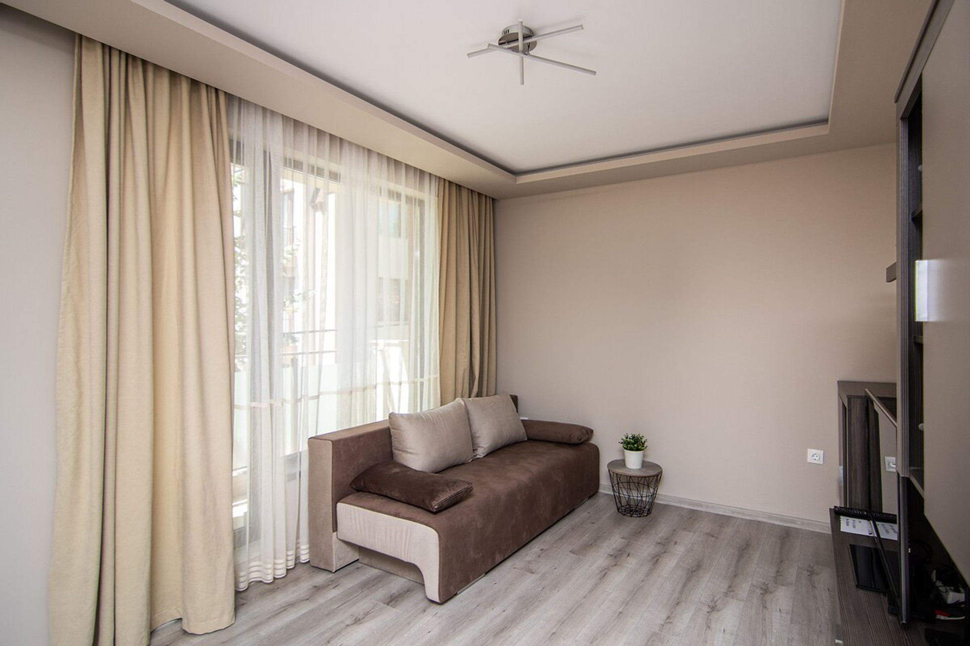 Living room image 1