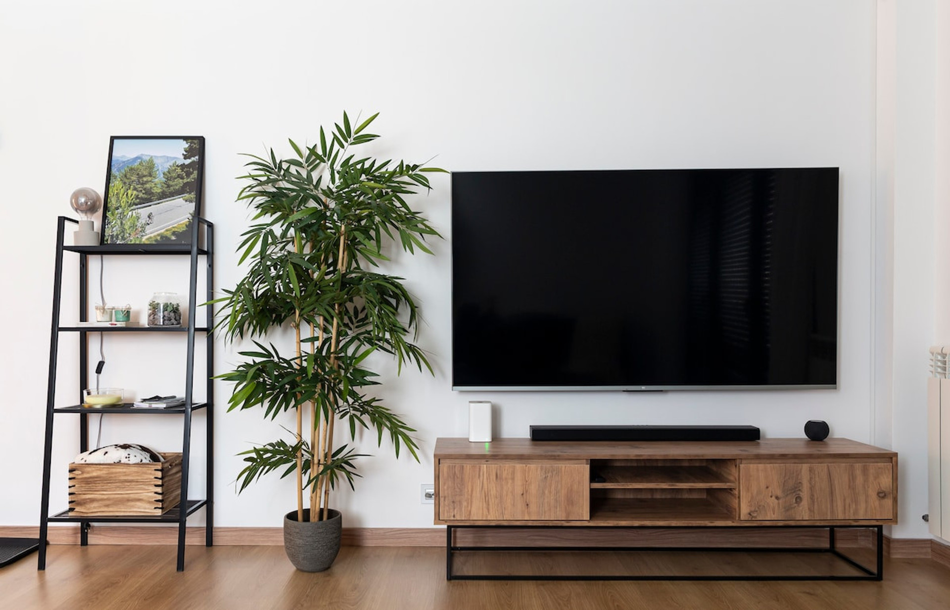 “A small apartment that was not lacking in detail, it was spotless, all at hand. TV with Netflix and other streaming. (...) Very friendly hosts were attentive to every detail.” - Jisseth ★★★★★