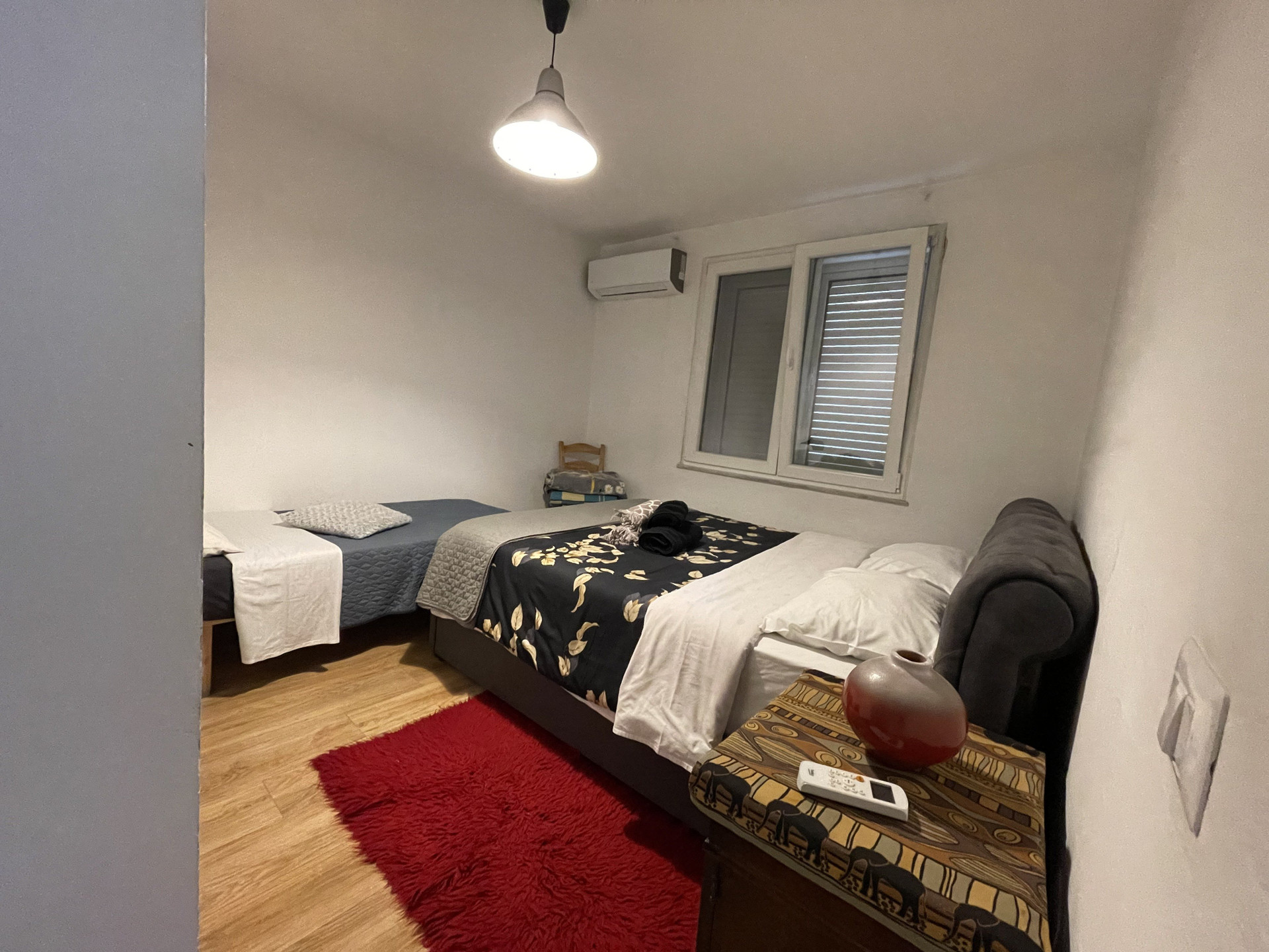 Double bedroom with extra bed