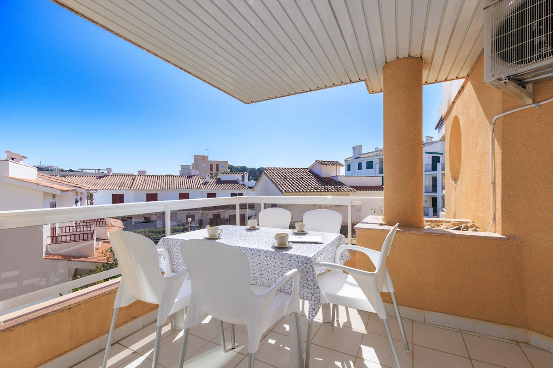 Balcony image 3