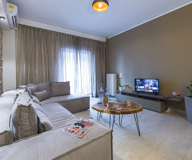 Modern Stone Suite: 1Gbps Fiber & Space for 6