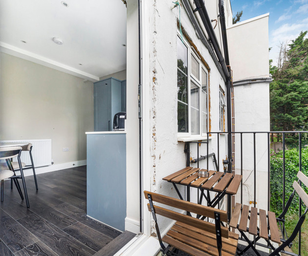 Trendy 2BR 1Bath Flat, 15 Min to Wembley, Sleeps 6