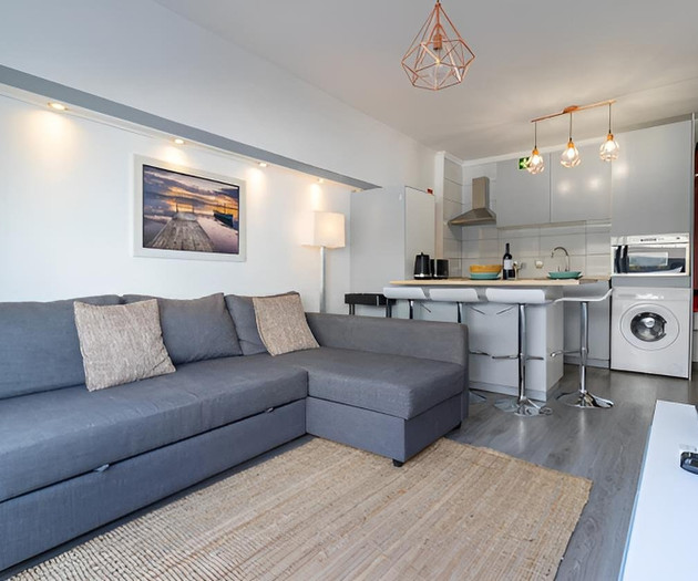 Cozy Central Flat near Oura beach