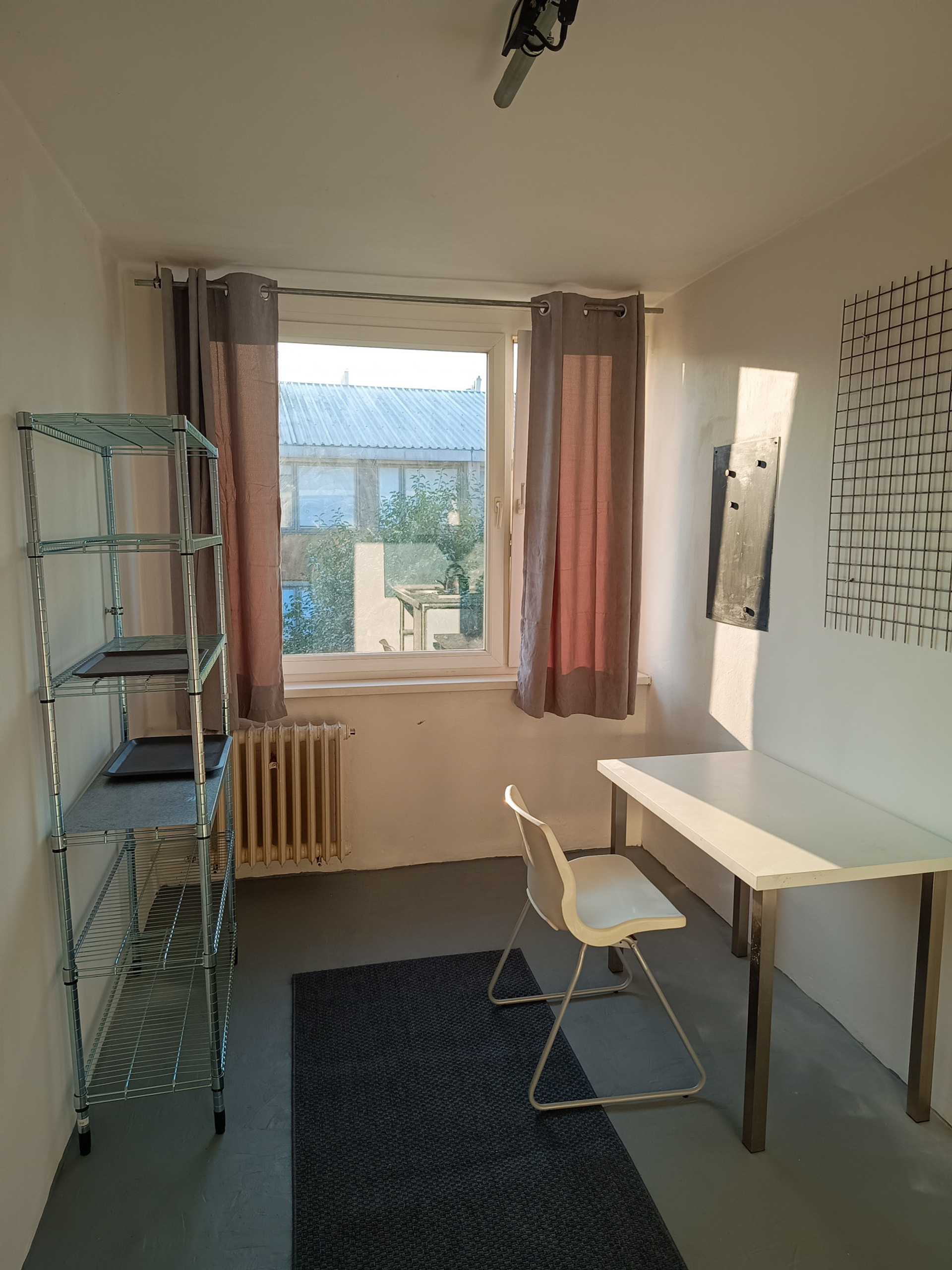 Table / stůl