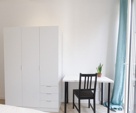 R0123- Room in co-living in Poble Sec