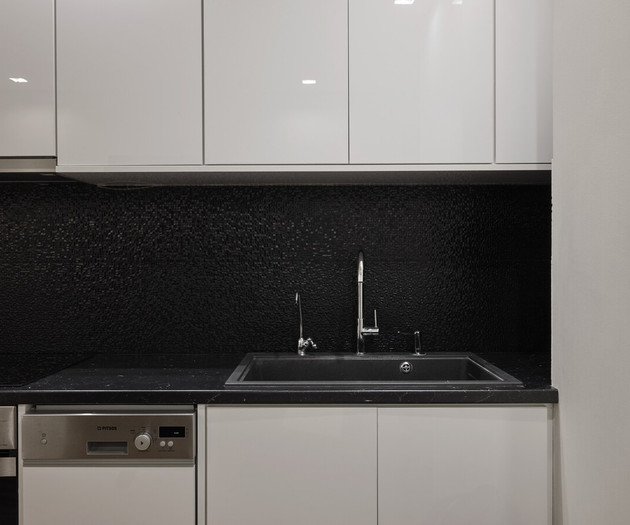 The full equipped kitchen