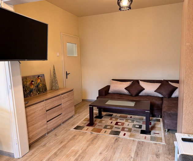 Cozy Central Apartment – Steps from Everything!