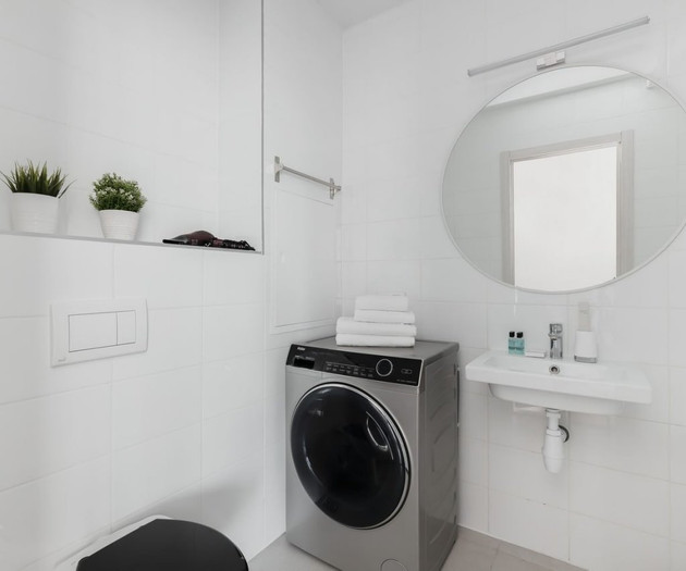 Modern 1-Bedroom Apartment with Stylish Open