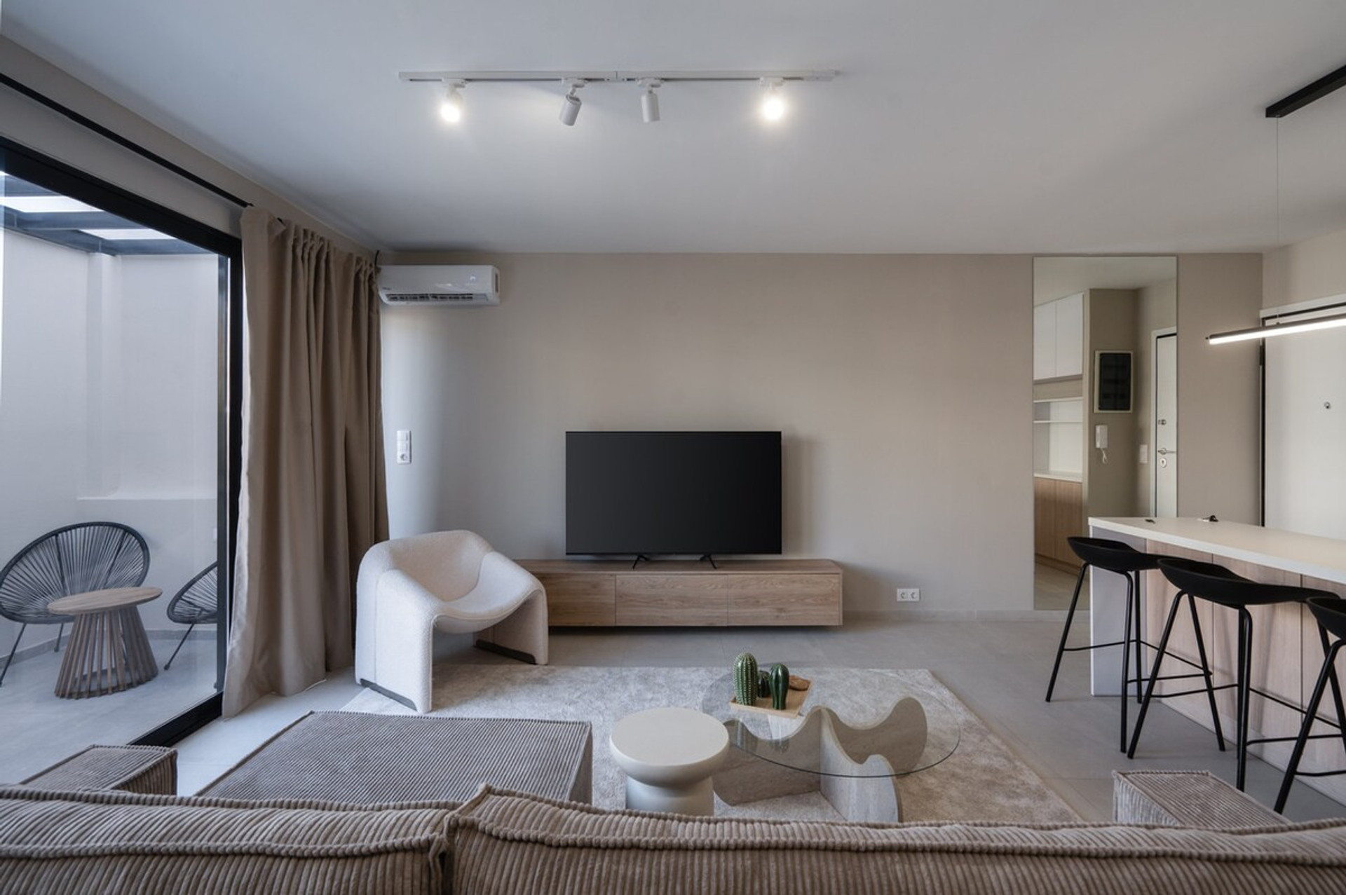 Living room image 2
