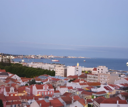 One-bedroom apartment with panoramic views