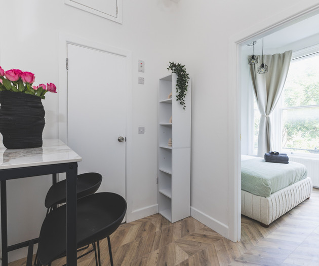 Large Studio flat - Highbury GREAT location 02