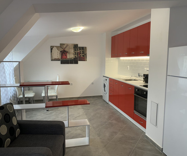Stylish 1BR near Centre