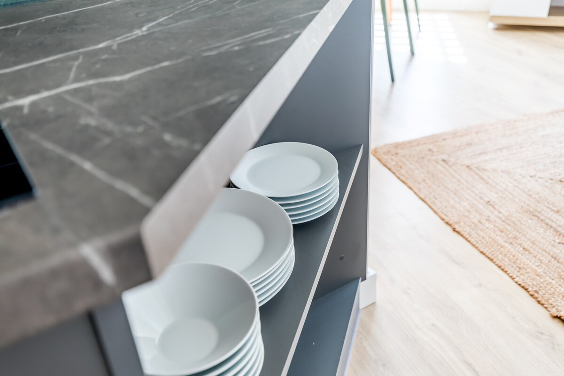 Full kitchen image 1