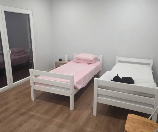 Room/rooms with swimming pool and BBQ