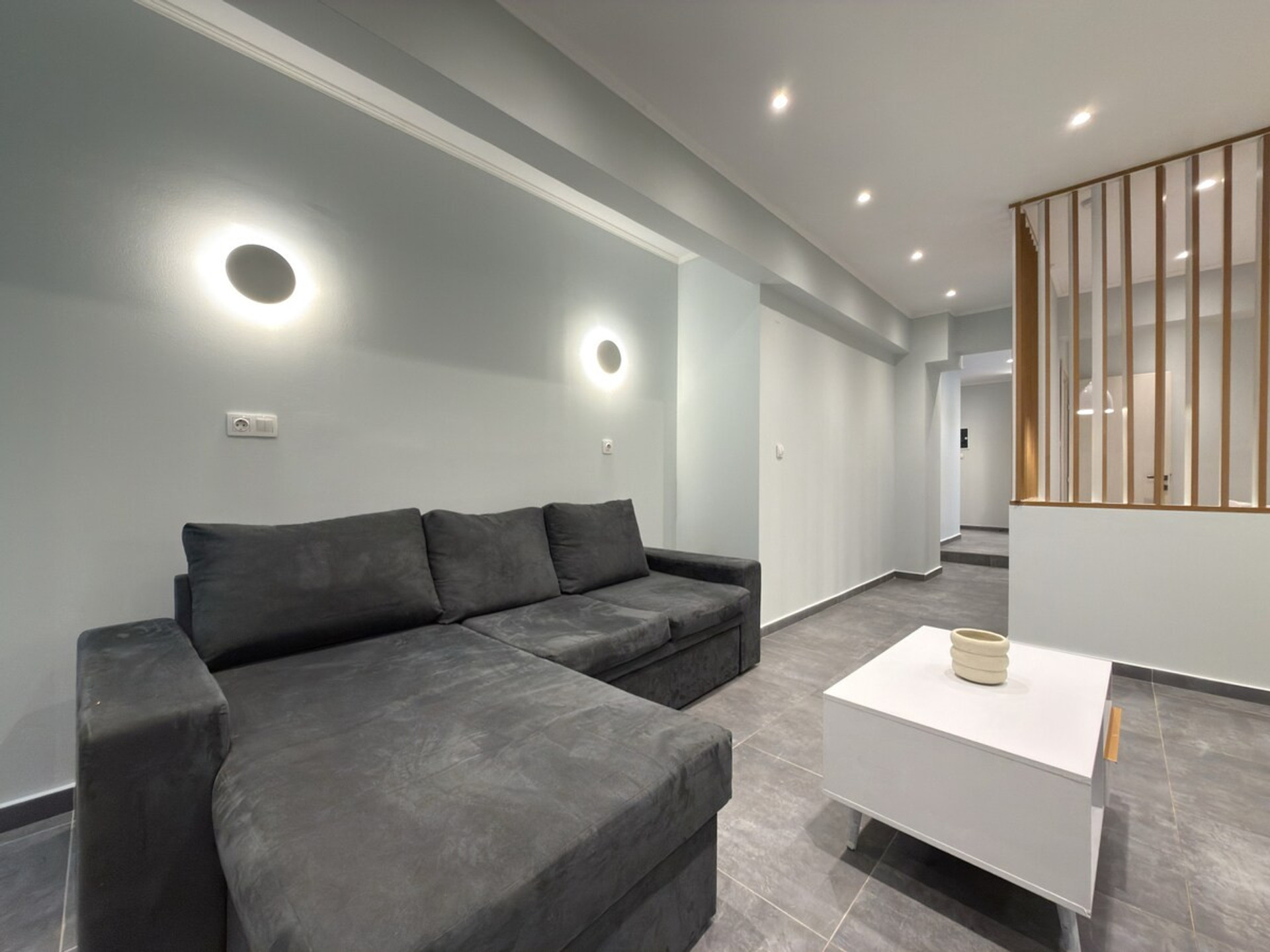 Living area image 5