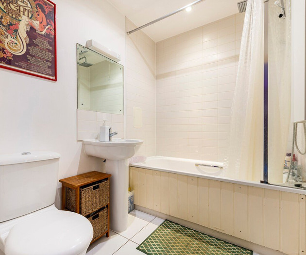 Bright artistic flat in Central East London