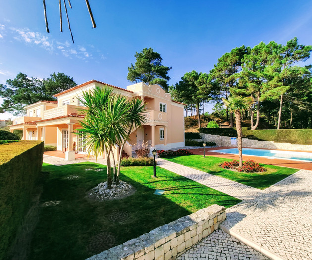 3-bedroom apartment with pool in a 5* resort