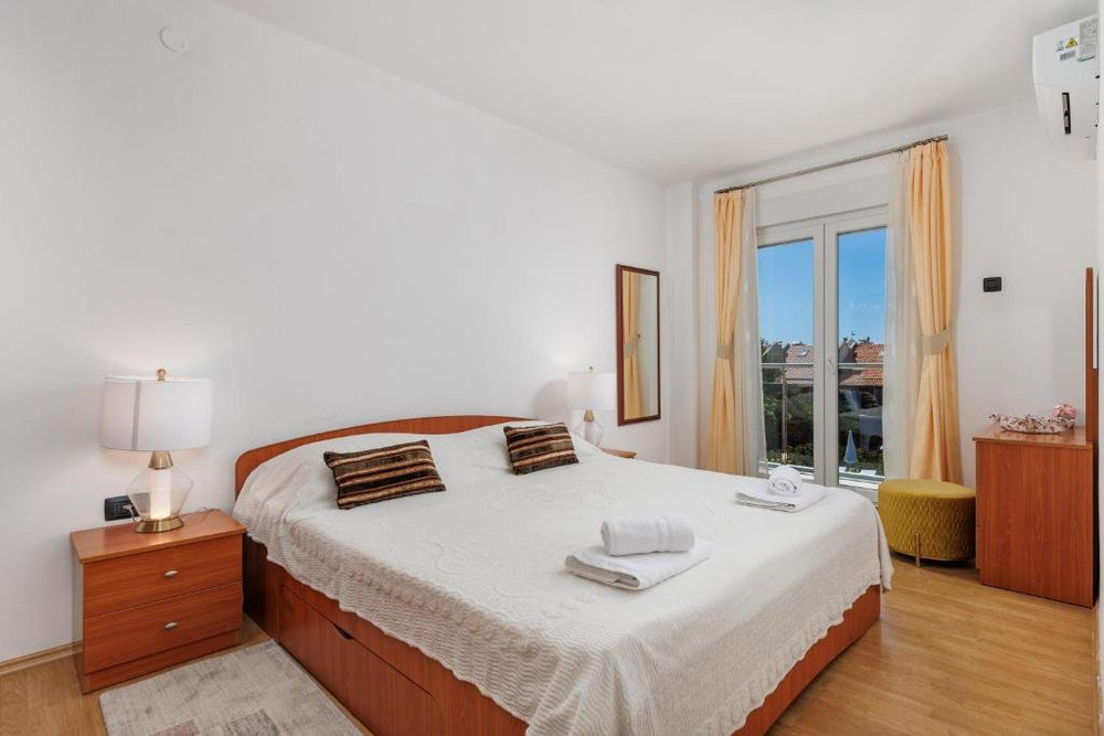 Lavender – 2BR Rijeka Home with Pool & Balcony preview