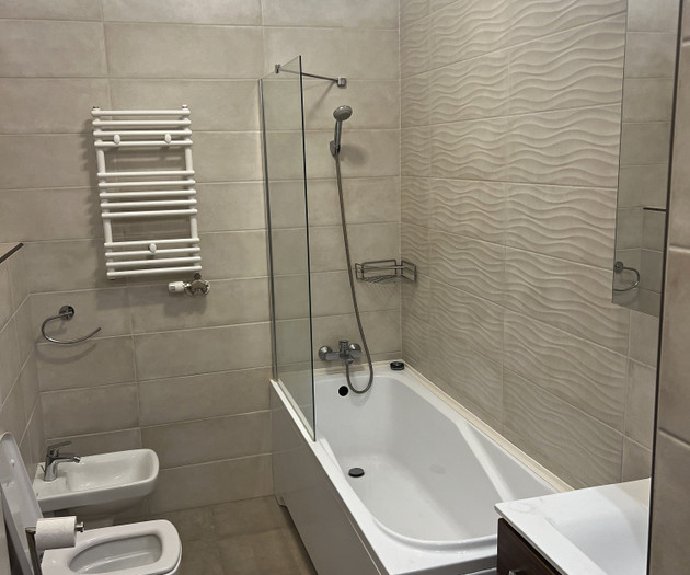 Luxury 2-bedroom 2-bathroom condo with parking
