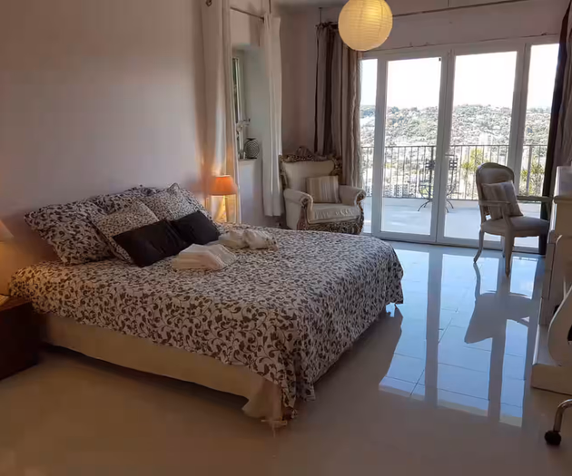 Villa with Pool and Panoramic views above Cannes