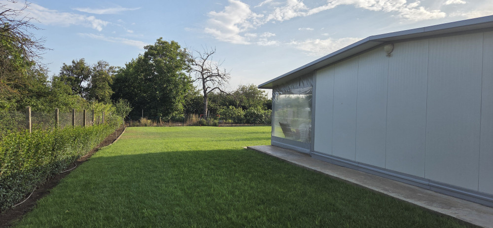 Family Villa Go To - Yard and Silence preview