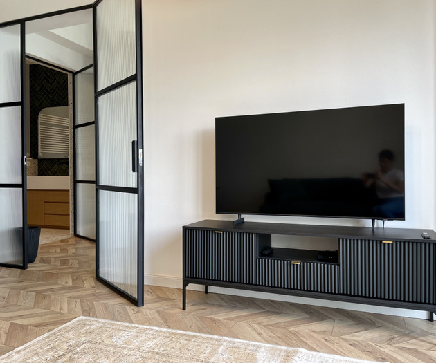 Designer 2BR Apartment near Parliament