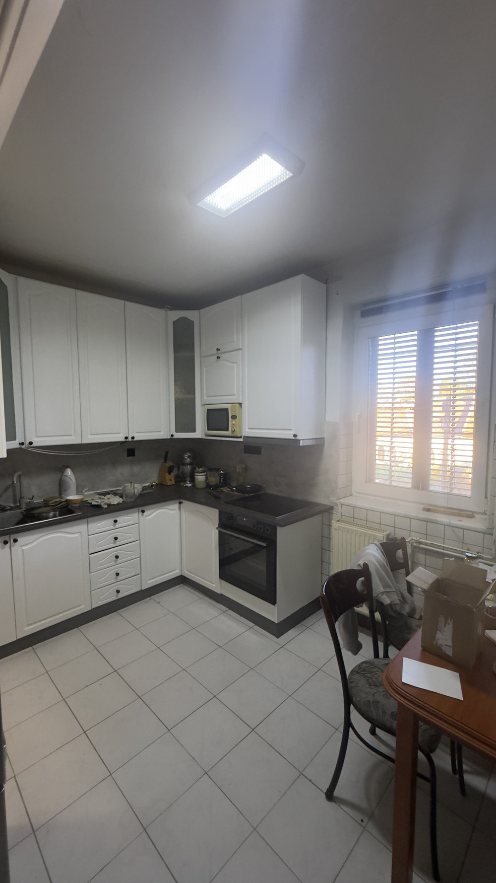 Budapest Zugló: 12 months, bills & garage included preview
