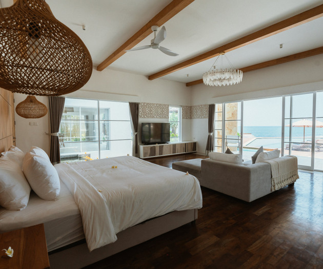 Luxury Ocean Front Private Pool  5 BDR Nalas Villa