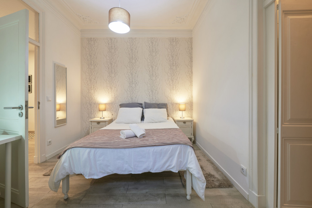 #3 Room with balcony on Av. Liberdade