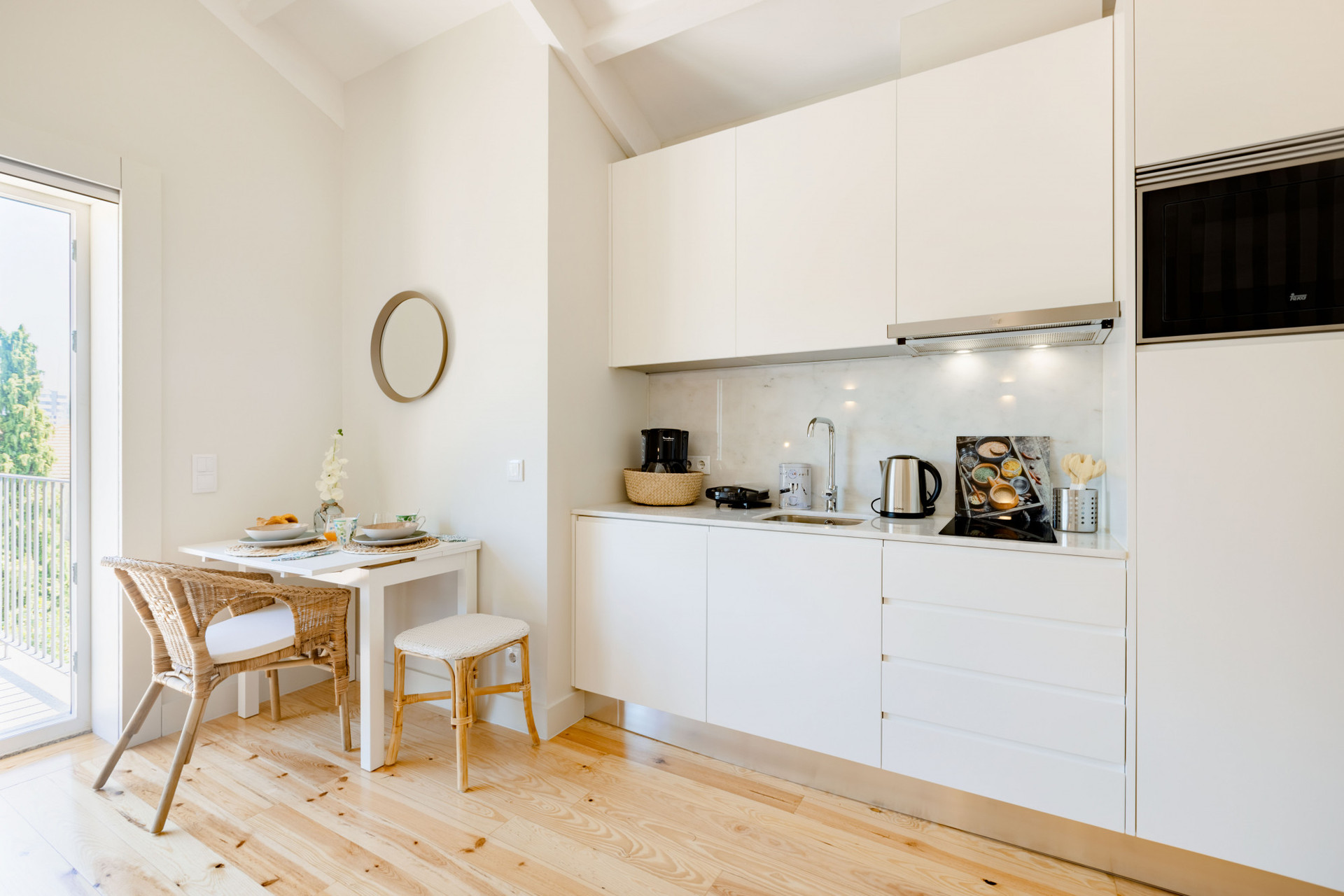 Studio with Double Bed, Kitchenette, Sofa and TV
