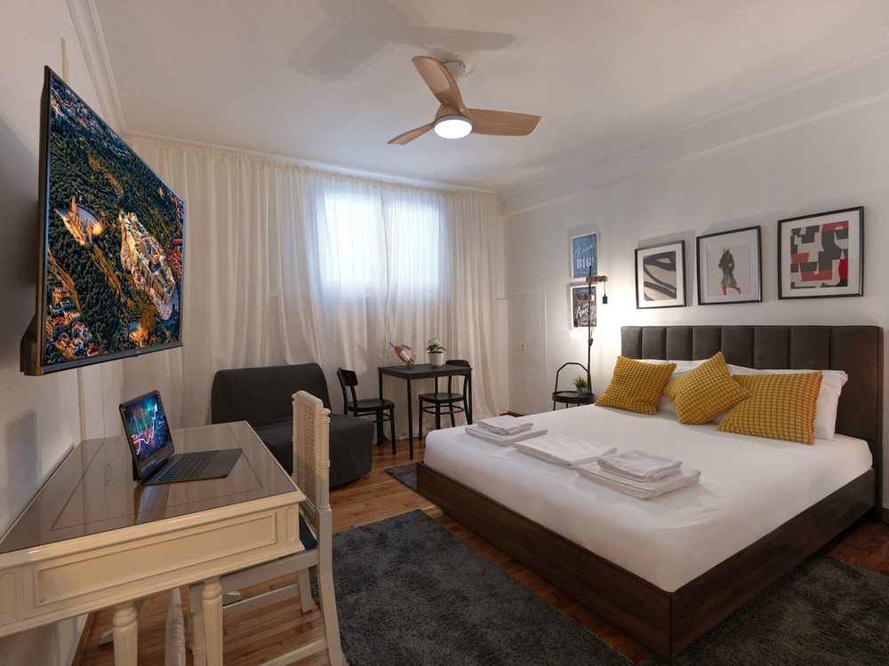 Modern Living in Kolonaki preview