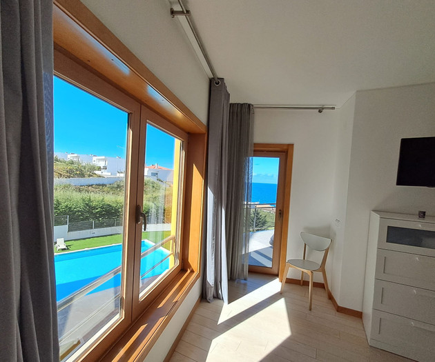 Ocean View T2 with Pool, Garage & Workspace