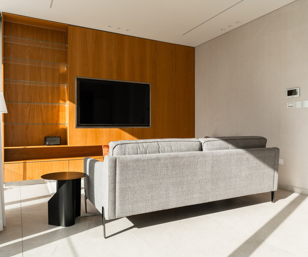 Blueground | Tel Aviv Port, High End , Balcony- 70