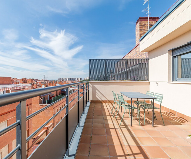 Apt. 2BR duplex w/terrace 4 Torres by CH