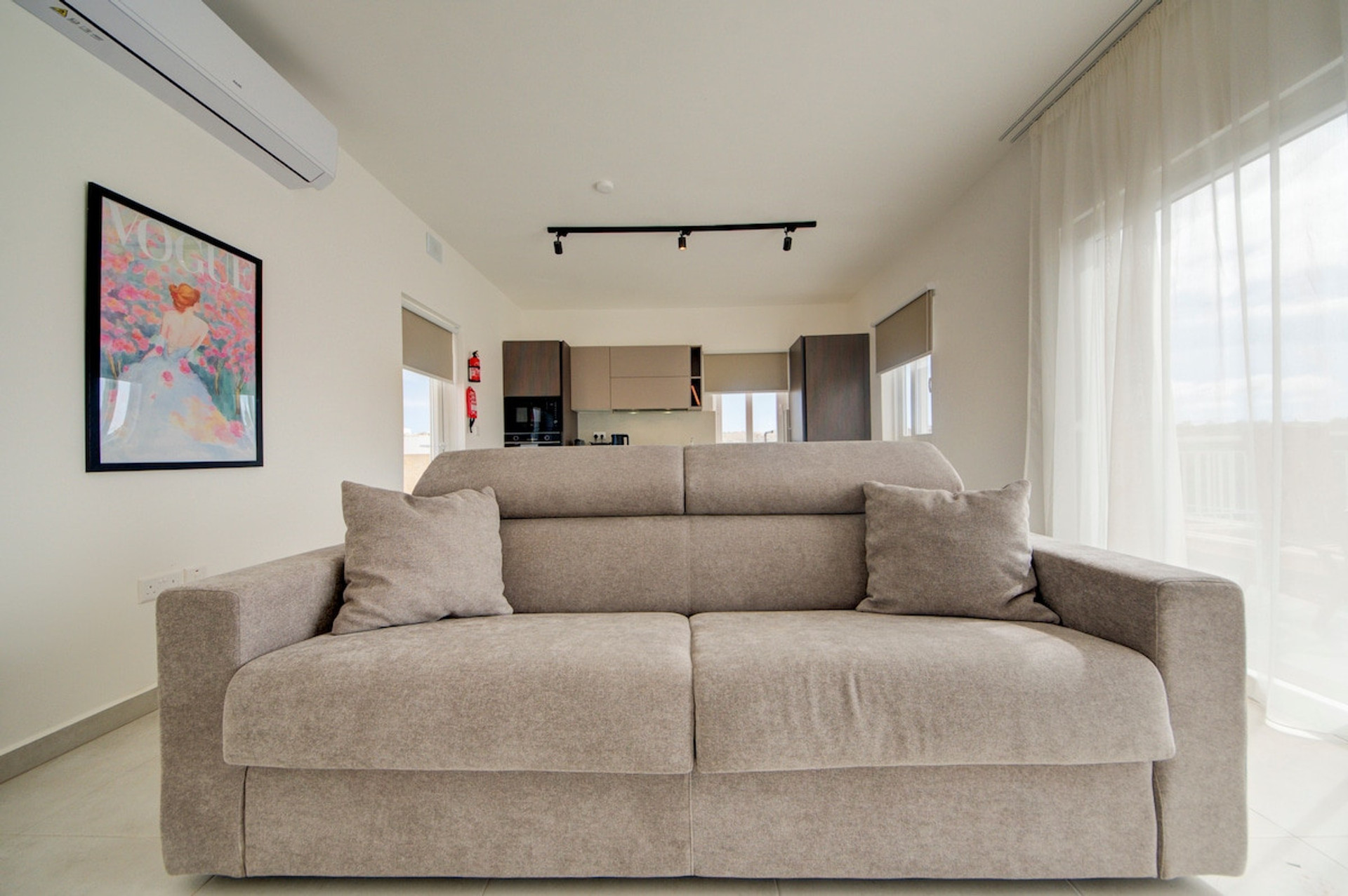 Living room image 5