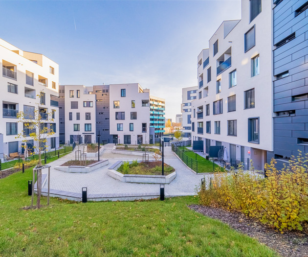 Vista Serenity Apartment with Parking Garage