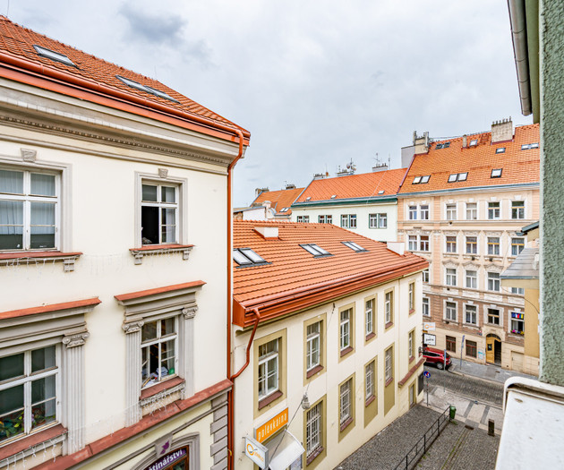 Two-bedrooms apartment with air-condition, balcony