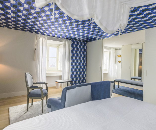 Chiado Rooftop Apartment by Cadenzalux