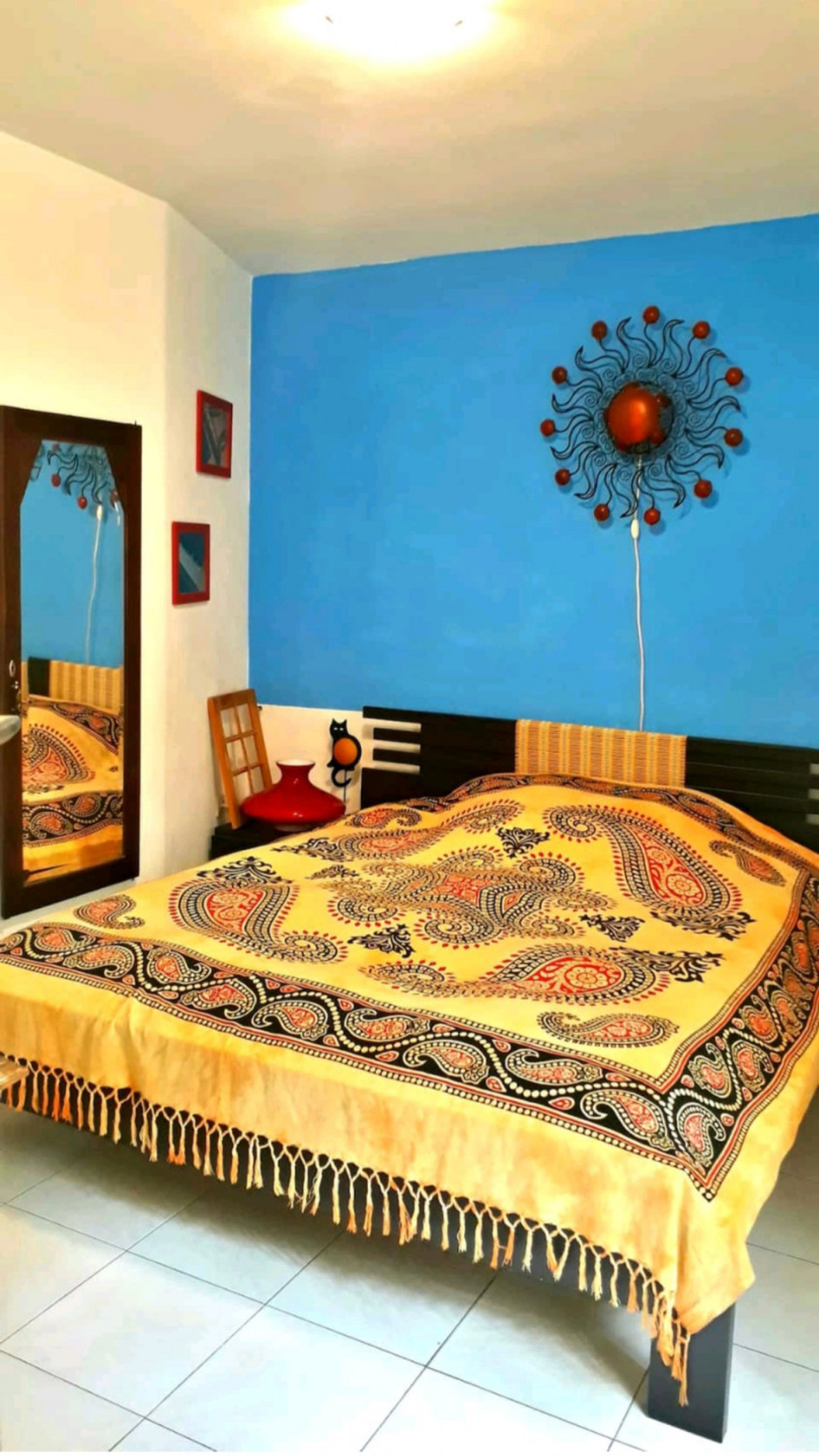 A cosy confortable stylish room