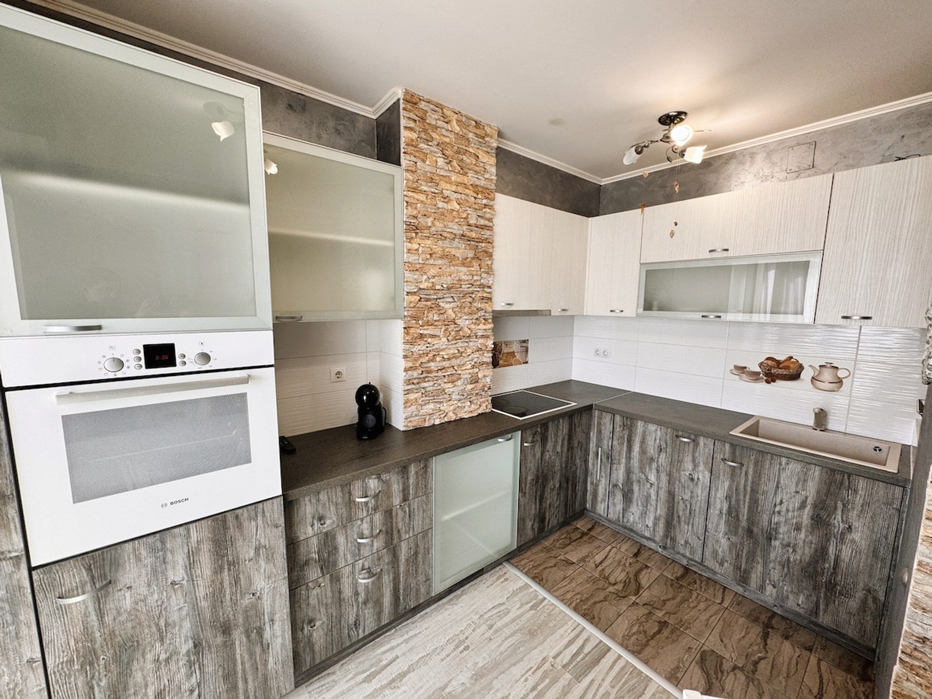 Full kitchen image 1