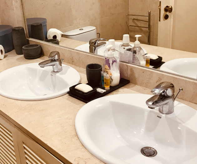 Bright 2-Bed Flat with Balconies to Camões square